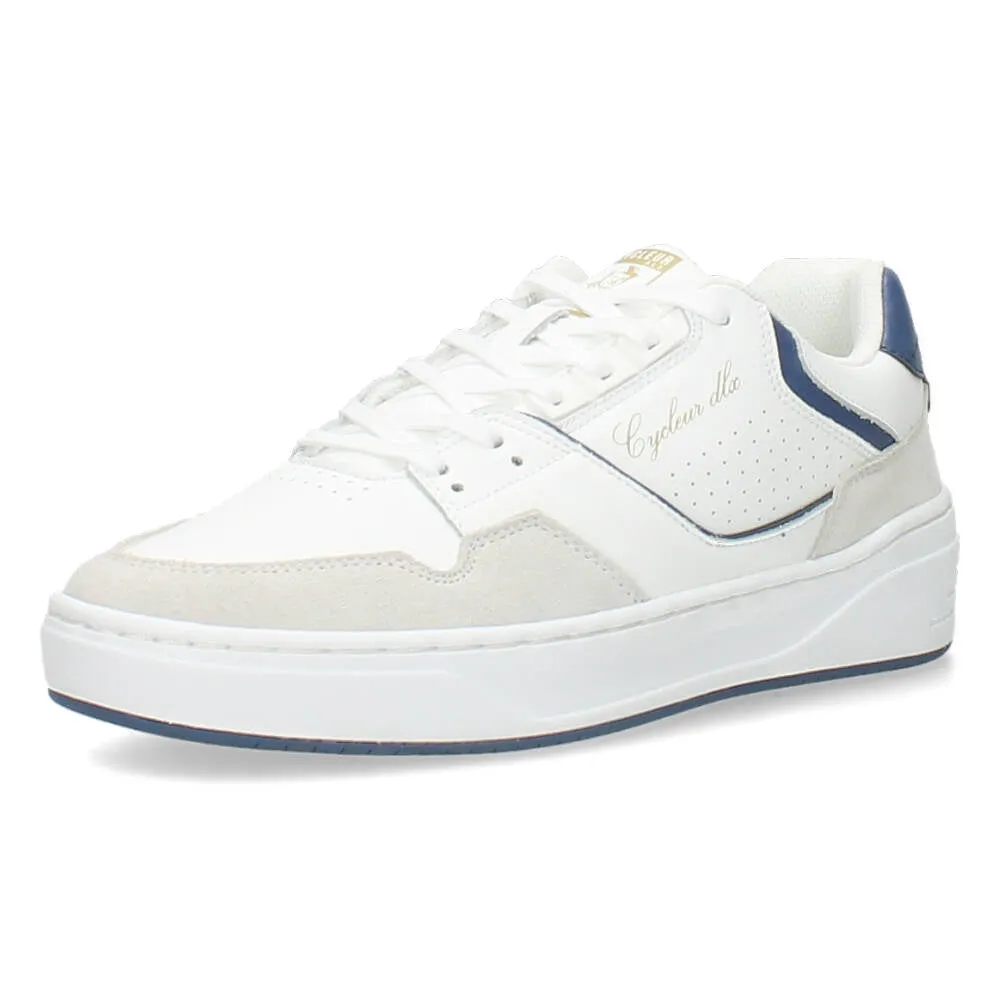 Witte sneakers